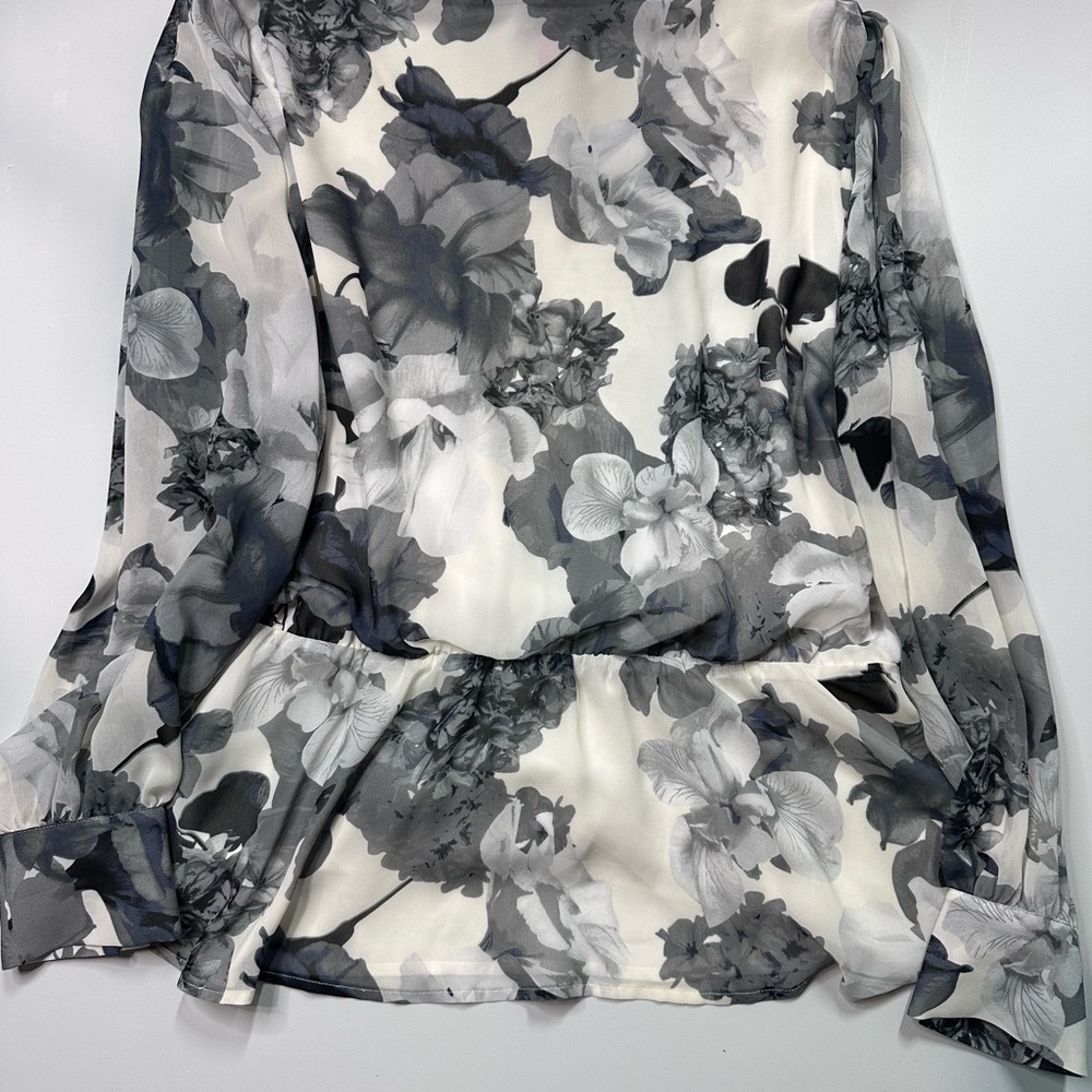 Vince Camuto Black and White Floral Blouse - Picture 5 of 5